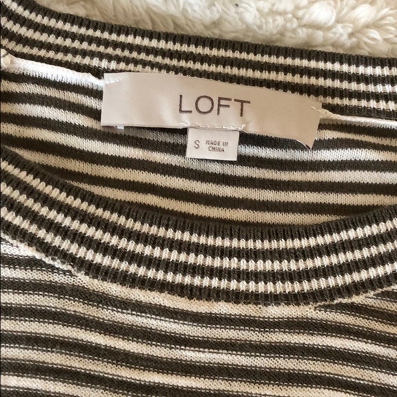 Ann Taylor Loft Short Sleeve Top - Picture 2 of 3